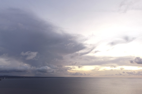 HERMOSO ATARDECER CIELO 50% NUBLADO