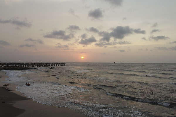 HERMOSO ATARDECER EN PUERTO CIELO 50% NUBLADO